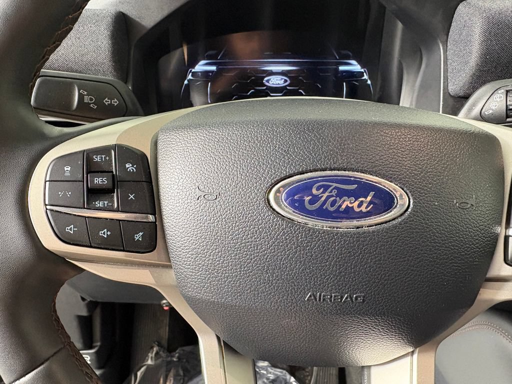 Certified 2025 Ford Explorer Active w/ Active Comfort Package AWD/4WD image 24