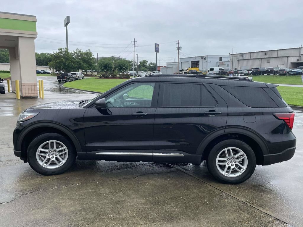 Certified 2025 Ford Explorer Active w/ Active Comfort Package RWD image 6
