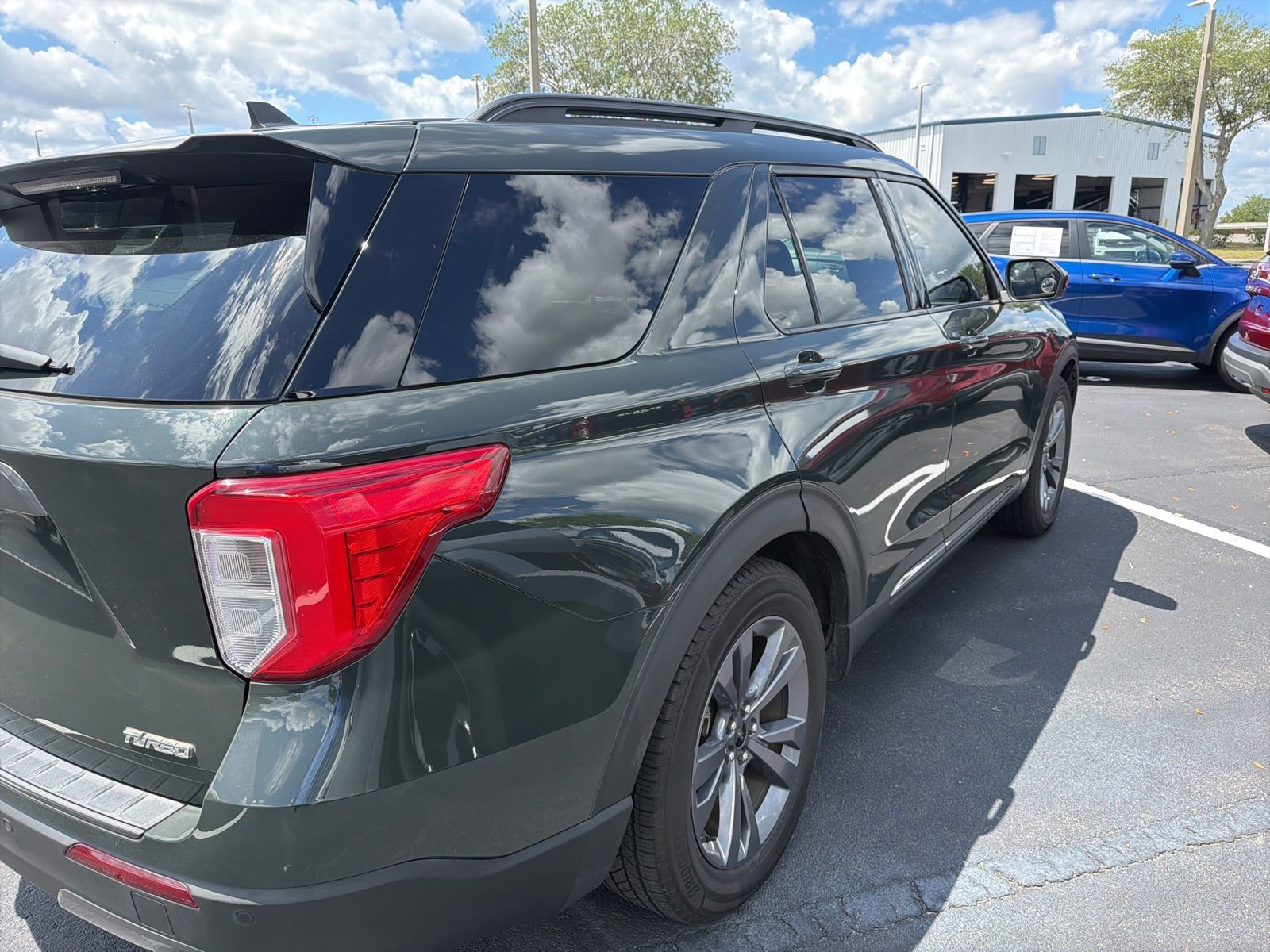 Certified 2022 Ford Explorer XLT w/ Equipment Group 202A RWD image 4