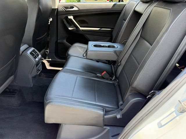 Used 2020 Volkswagen Tiguan SE FWD image 7