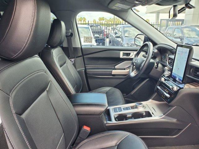 Certified 2023 Ford Explorer Limited w/ Limited Technology Package RWD image 35
