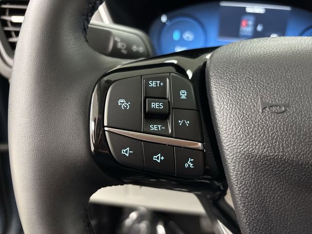 Certified 2025 Ford Escape SE w/ PHEV Premium Package image 28