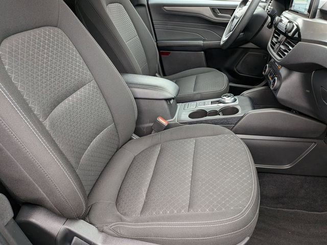 Certified 2025 Ford Escape Active AWD/4WD image 30
