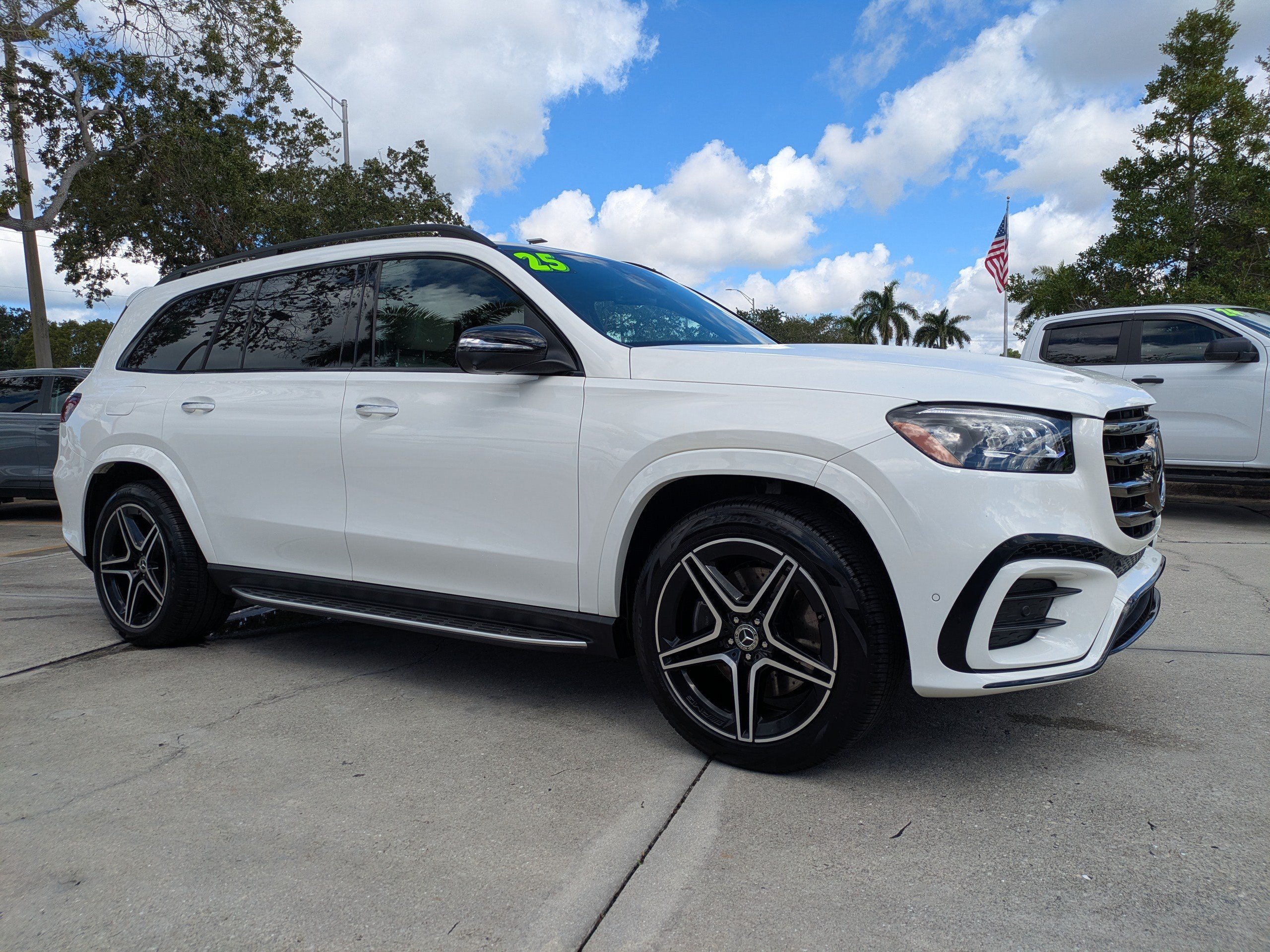 Used 2025 Mercedes-Benz GLS 450 4MATIC image 2