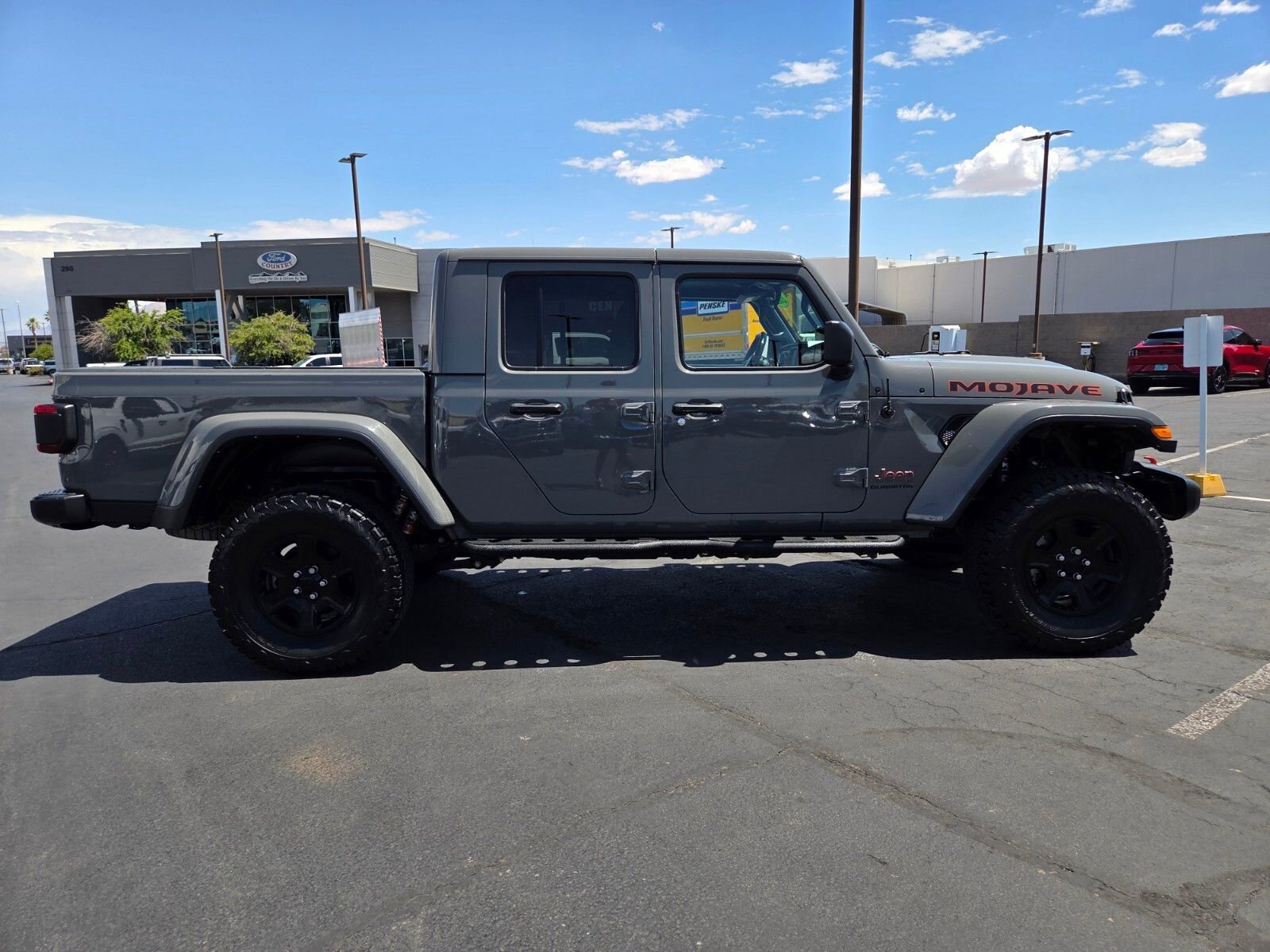 Used 2021 Jeep Gladiator Mojave AWD/4WD image 7