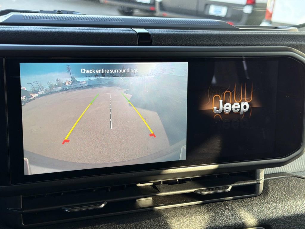 Used 2024 Jeep Wrangler Unlimited image 28