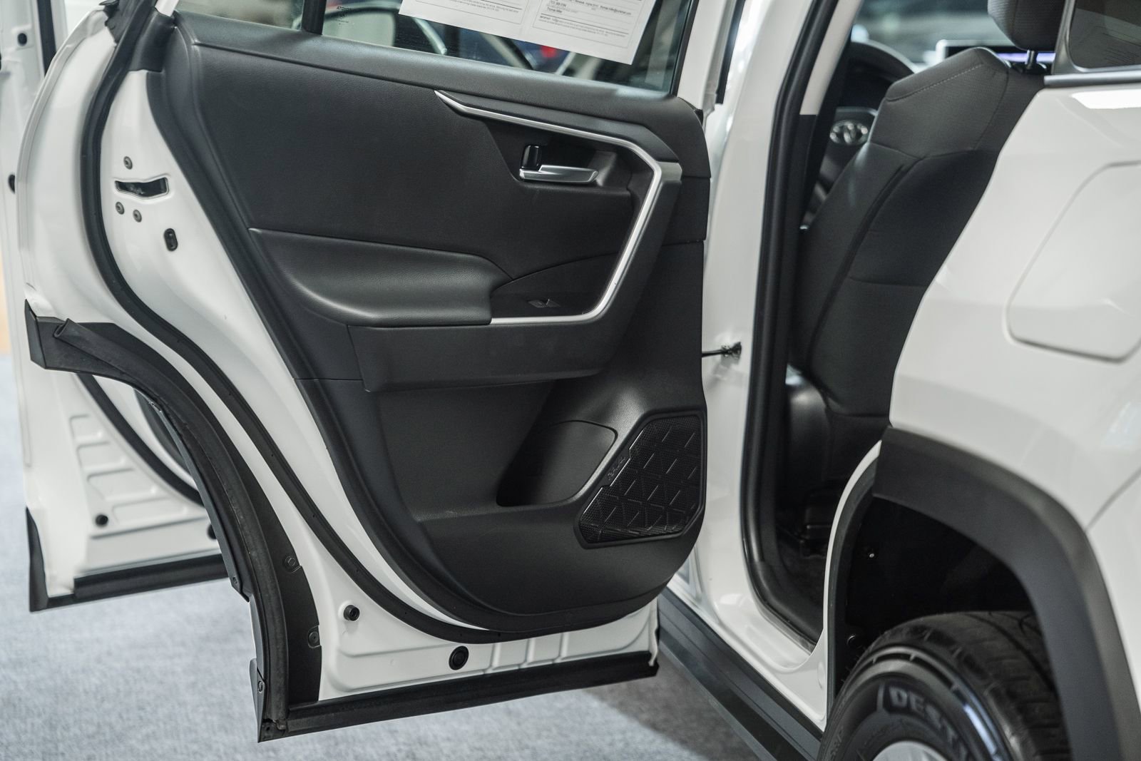 Used 2024 Toyota RAV4 XLE w/ Convenience Package image 45