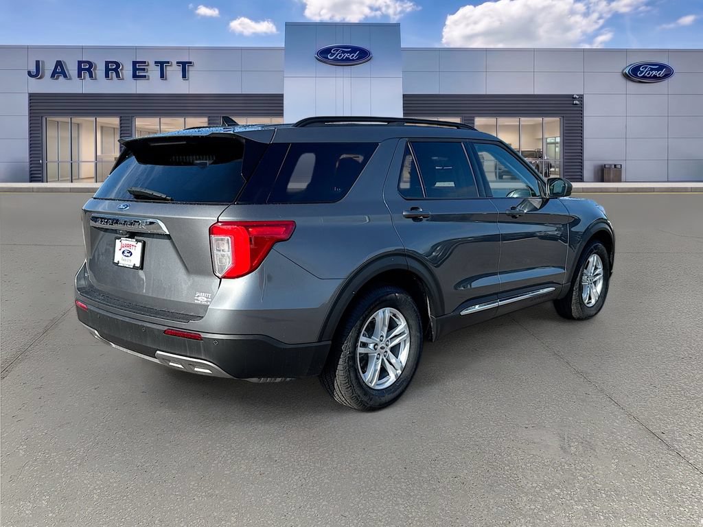 Certified 2024 Ford Explorer XLT w/ Equipment Group 202A RWD image 7