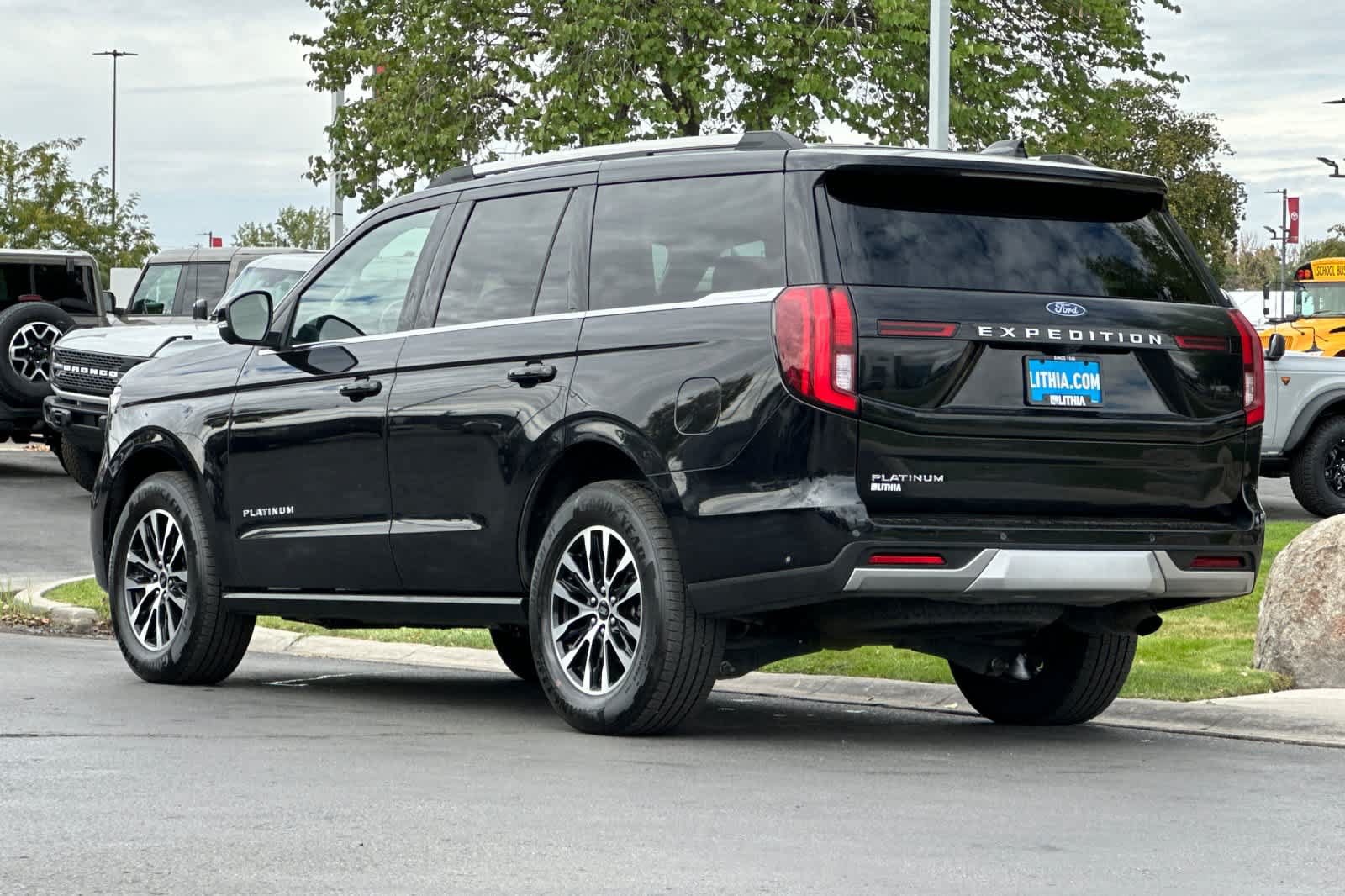 Certified 2025 Ford Expedition Platinum AWD/4WD image 6