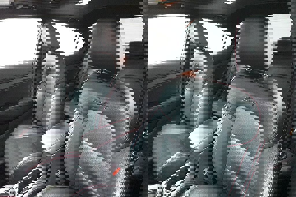 Used 2018 Hyundai Elantra Sport image 11