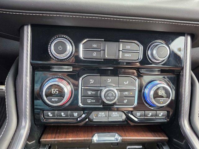 Used 2024 GMC Yukon Denali Ultimate AWD/4WD image 15