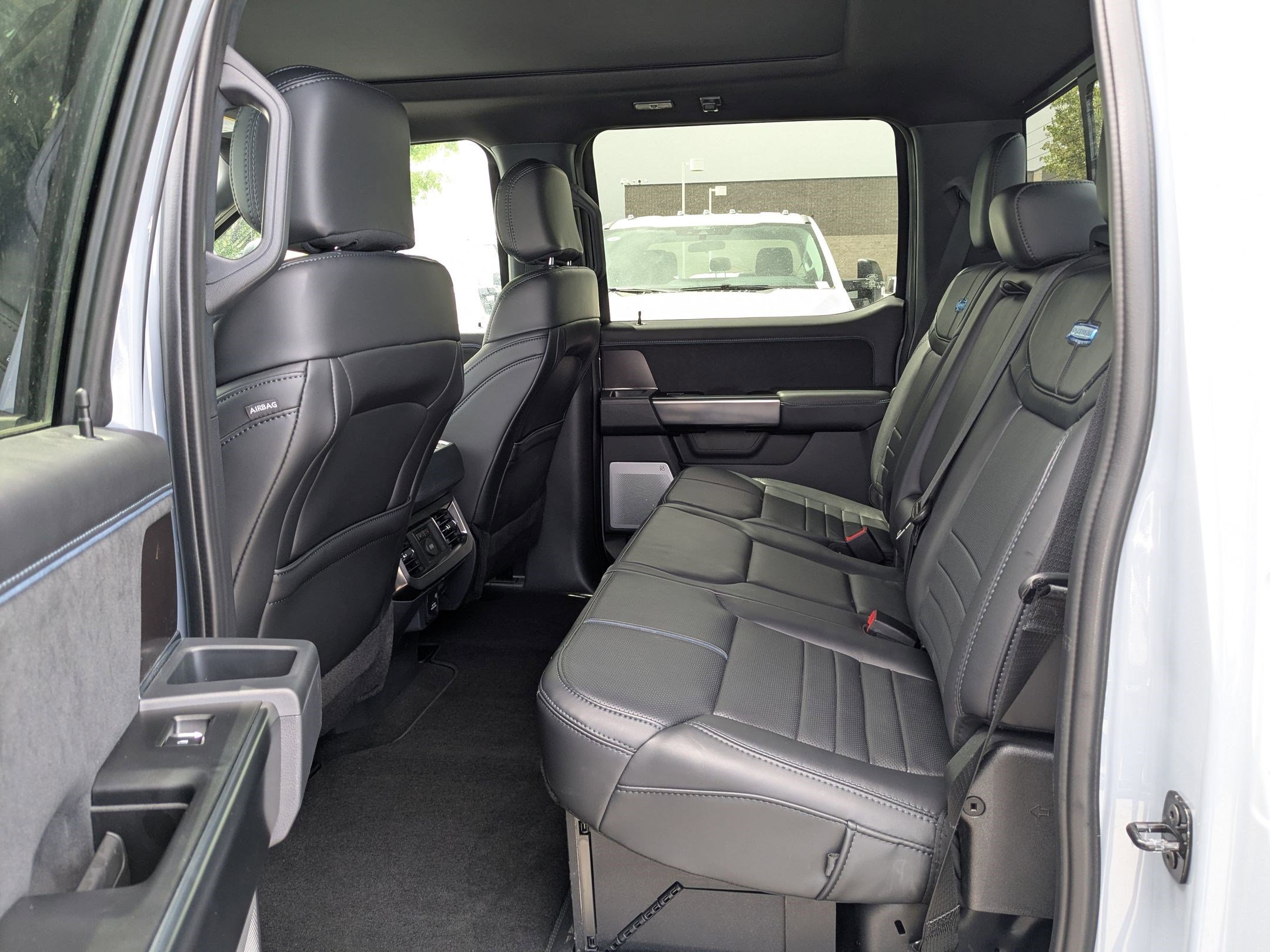 Certified 2026 Ford F450 Platinum w/ FX4 Off-Road Package AWD/4WD image 35