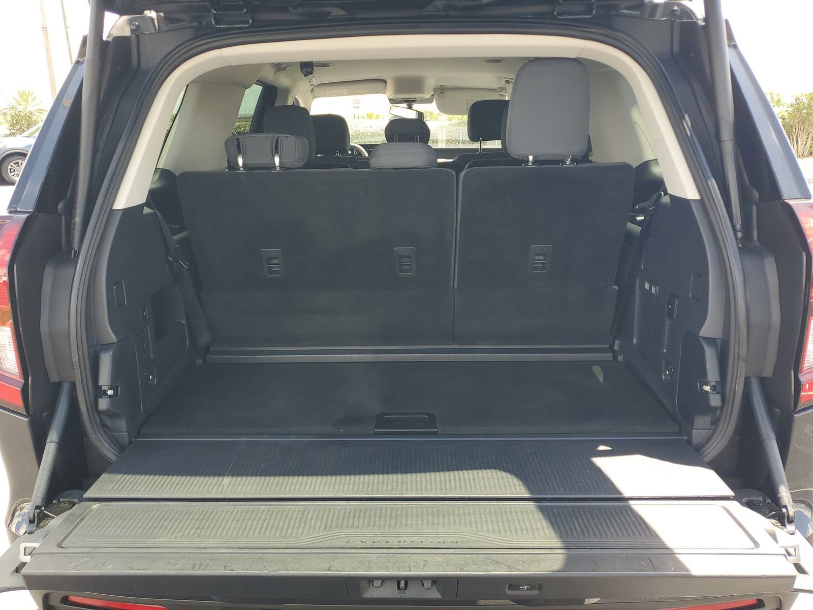 Certified 2025 Ford Expedition Active RWD image 7