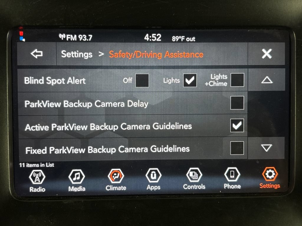 Used 2021 Jeep Cherokee Latitude FWD image 33