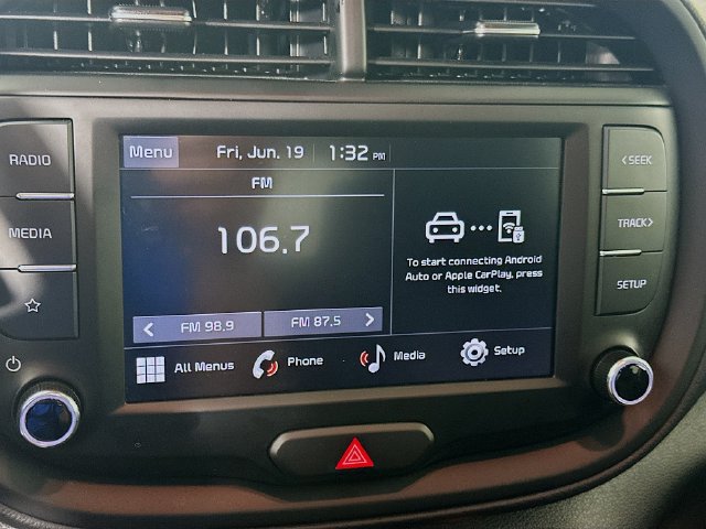 Used 2025 Kia Soul LX w/ LX Technology Package FWD image 20