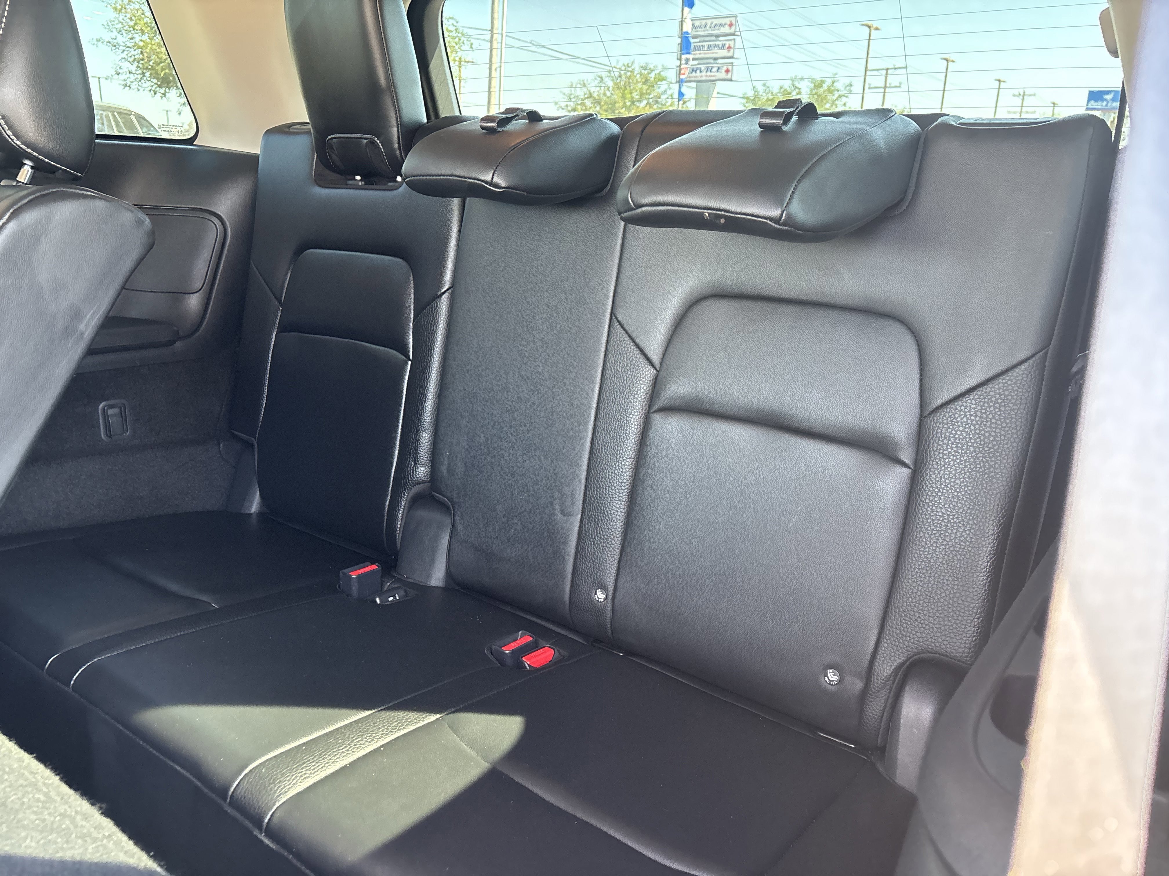 Used 2023 Nissan Pathfinder SL image 18