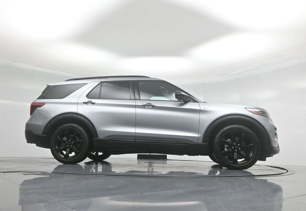 Certified 2023 Ford Explorer ST-Line w/ Class IV Trailer Tow Package image 9