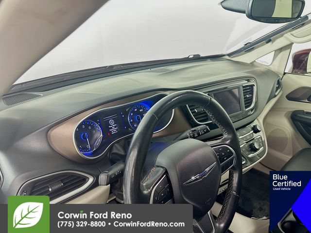Used 2019 Chrysler Pacifica Touring-L FWD image 11
