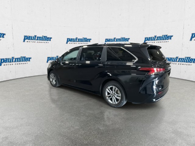 Used 2024 Toyota Sienna Limited AWD/4WD image 8