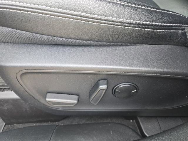 Certified 2025 Ford Escape SE w/ PHEV Premium Package FWD image 9