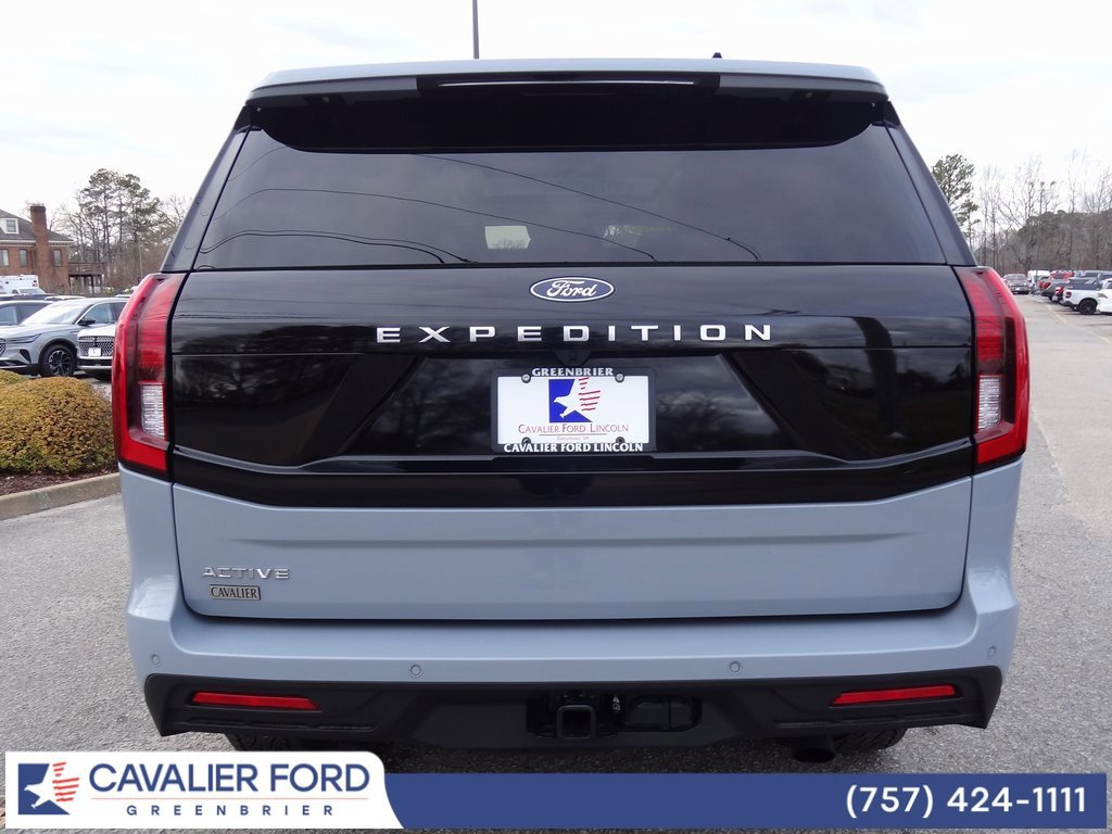Certified 2025 Ford Expedition Active image 4