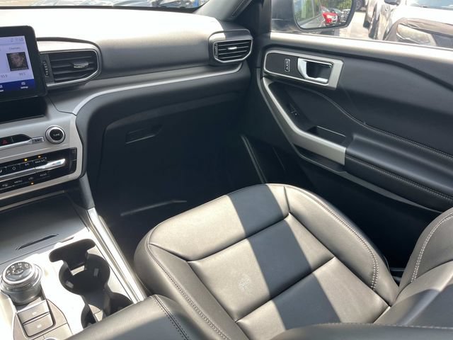Certified 2023 Ford Explorer XLT w/ Equipment Group 202A AWD/4WD image 16