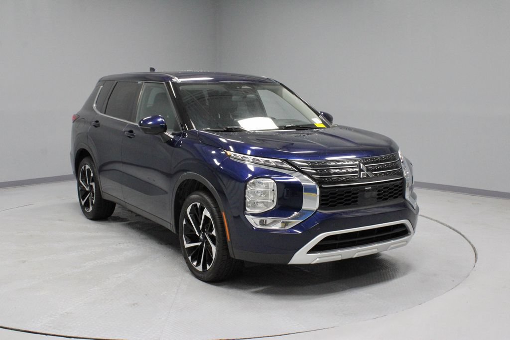 Used 2024 Mitsubishi Outlander SE