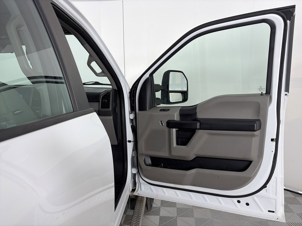 Certified 2019 Ford F450 XL w/ Power Equipment Group image 28