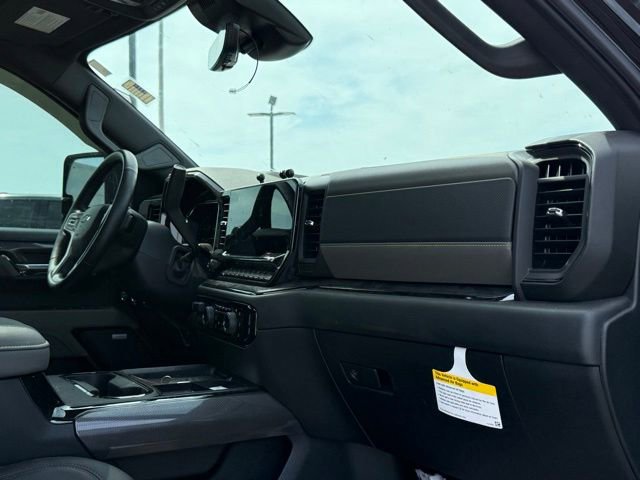Used 2025 Chevrolet Silverado 2500 ZR2 w/ Technology Package AWD/4WD image 22
