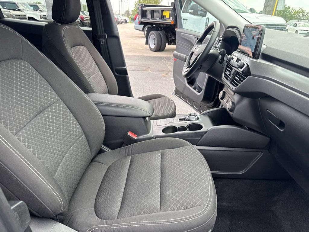 Certified 2024 Ford Escape Active AWD/4WD image 33