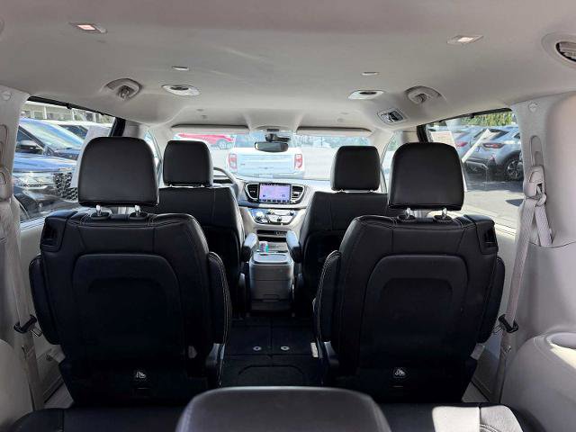 Used 2023 Chrysler Pacifica Touring-L FWD image 27