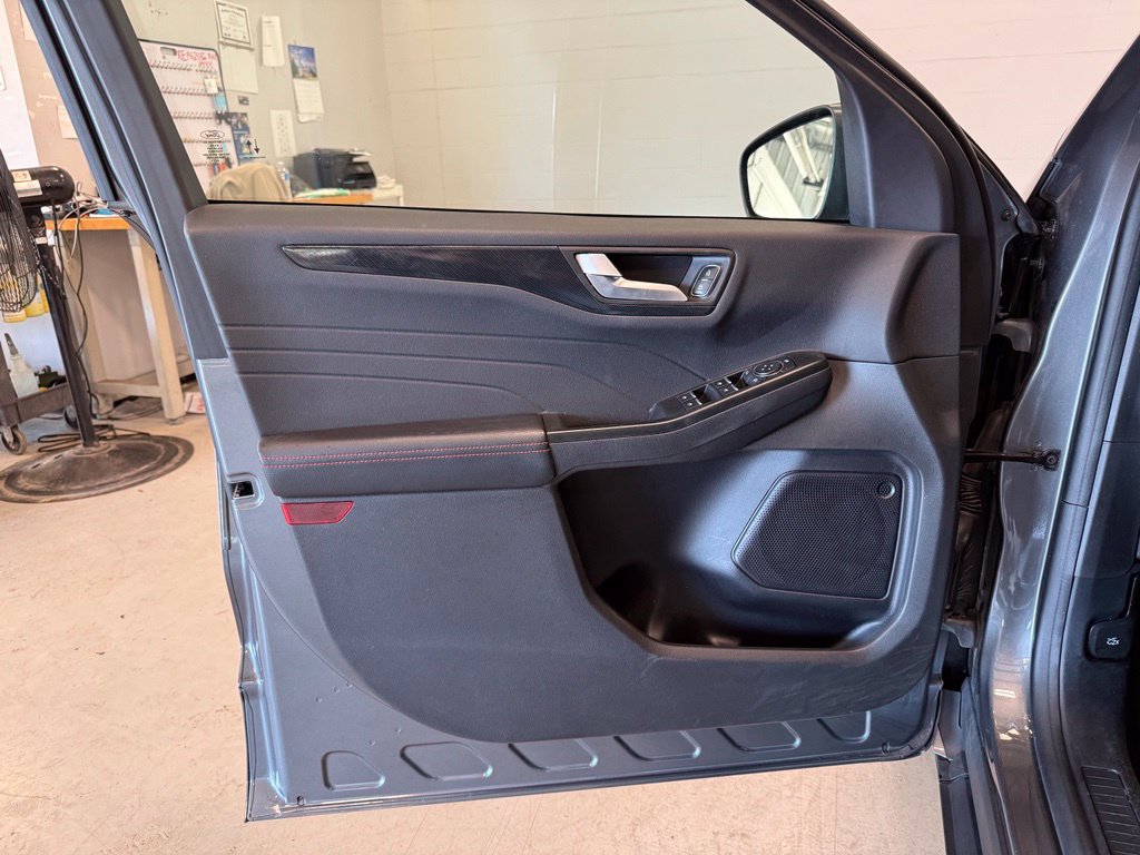 Certified 2024 Ford Escape ST-Line w/ Tech Pack #1 AWD/4WD image 19