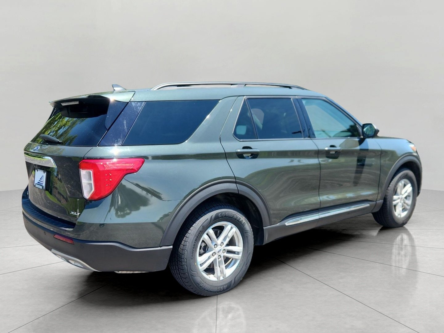 Certified 2024 Ford Explorer XLT w/ Equipment Group 202A AWD/4WD image 6