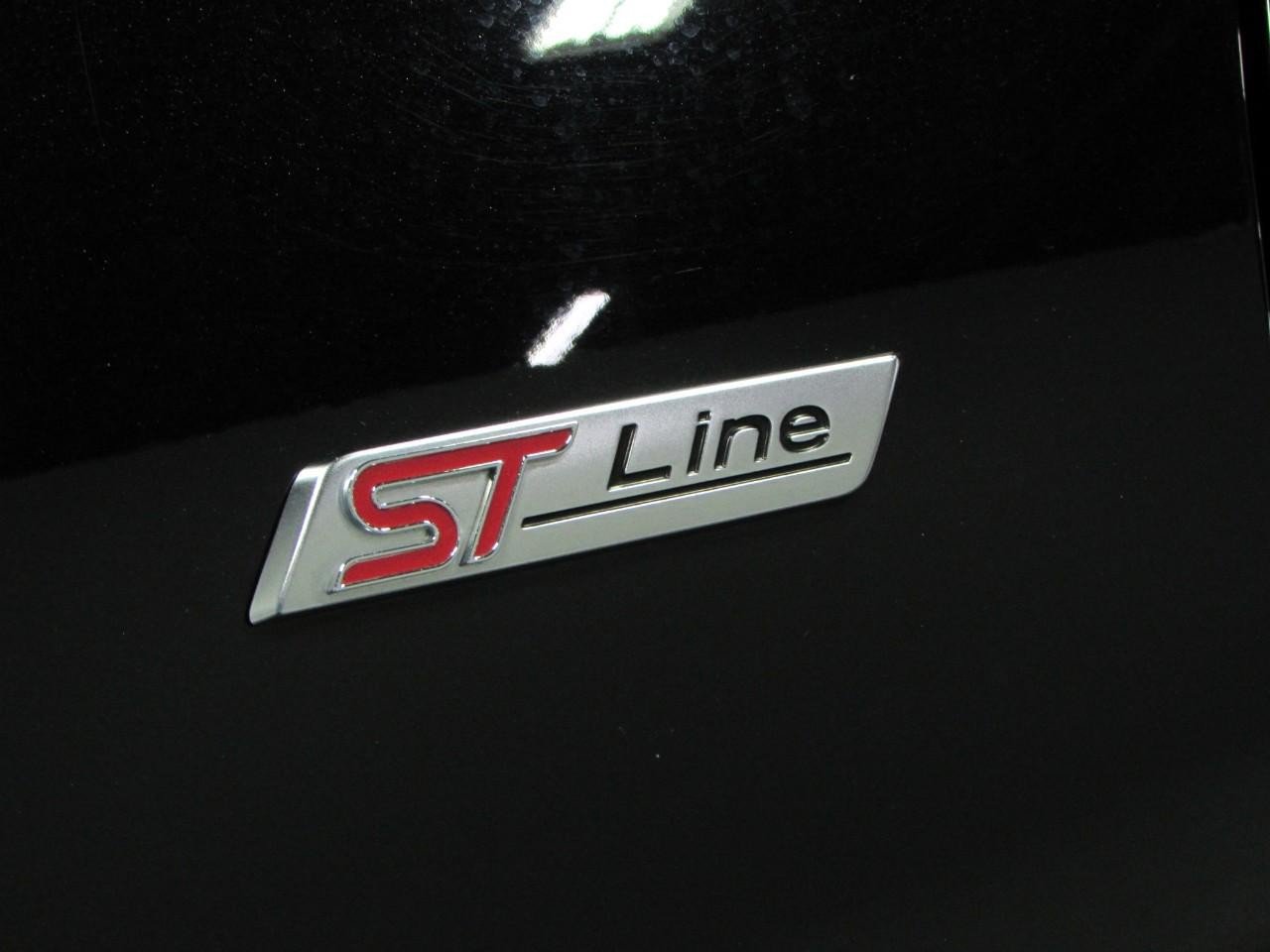 Certified 2025 Ford Escape ST-Line Select AWD/4WD image 32