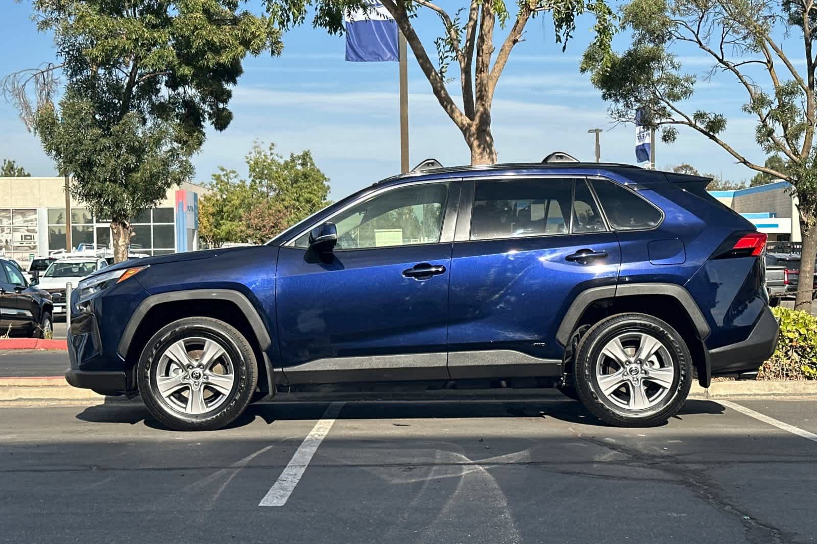 Used 2025 Toyota RAV4 XLE AWD/4WD image 6