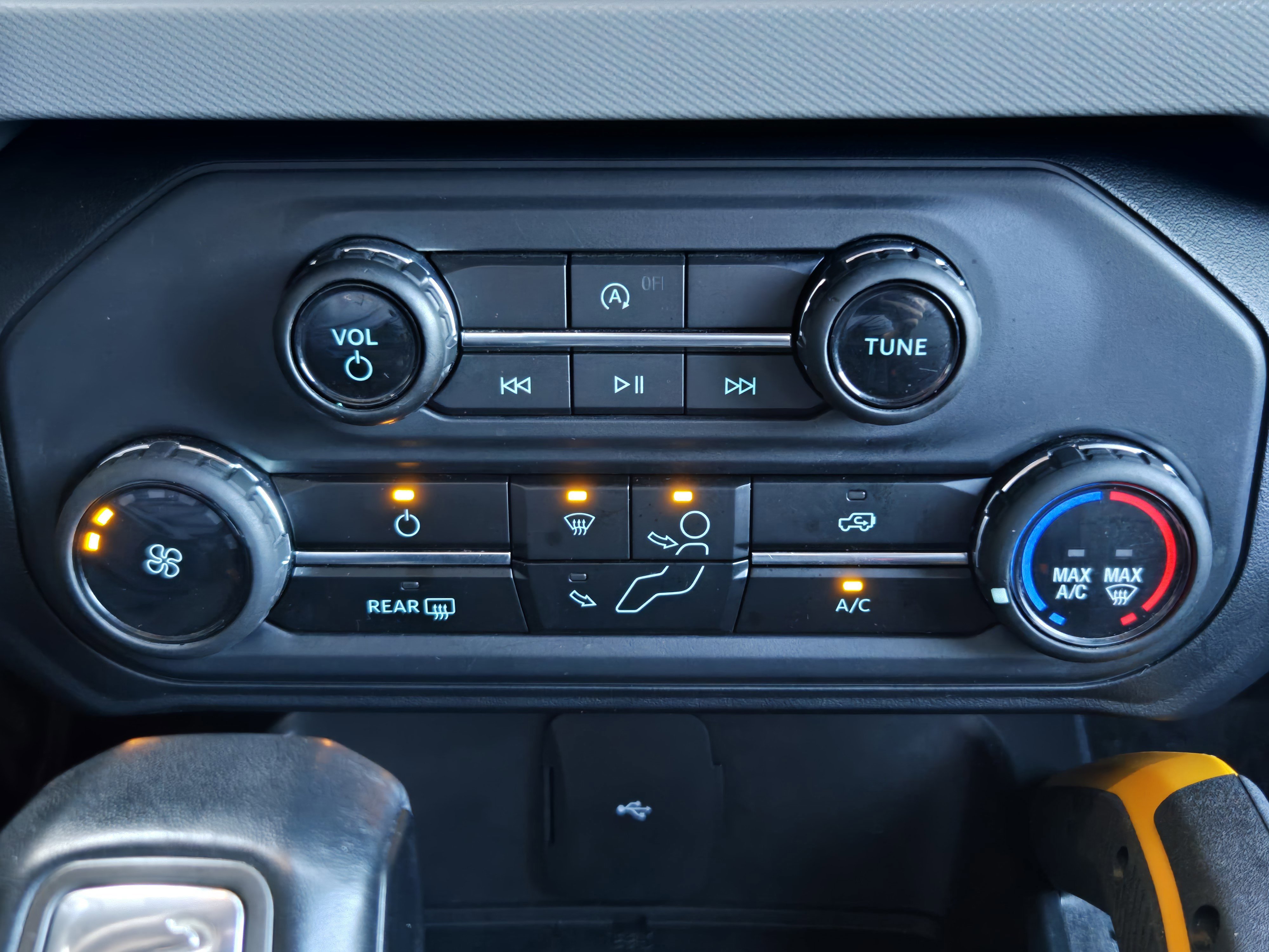 Certified 2023 Ford Bronco Badlands image 14