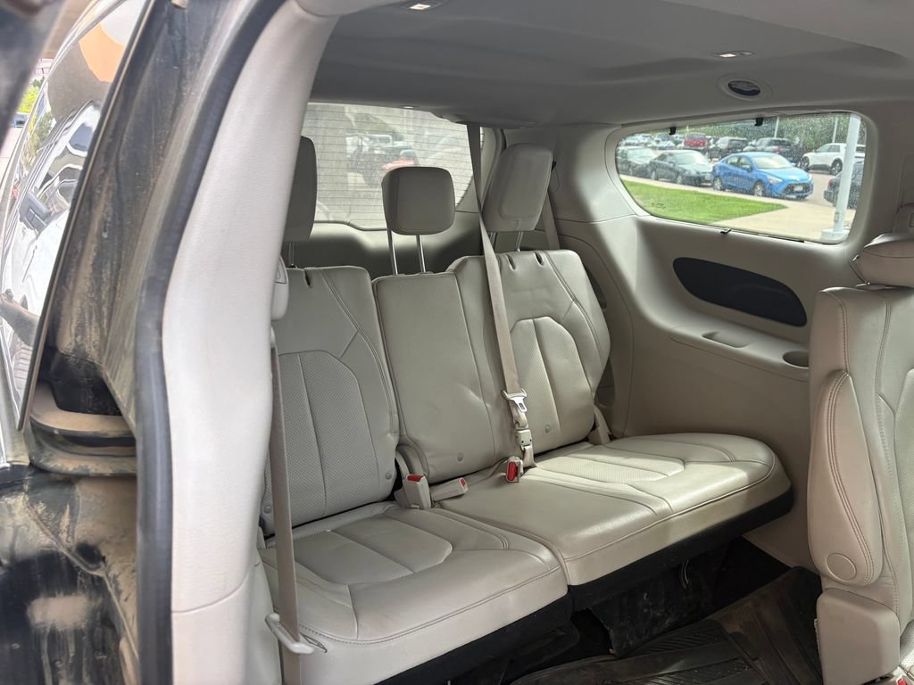 Used 2021 Chrysler Pacifica Touring-L AWD/4WD image 26