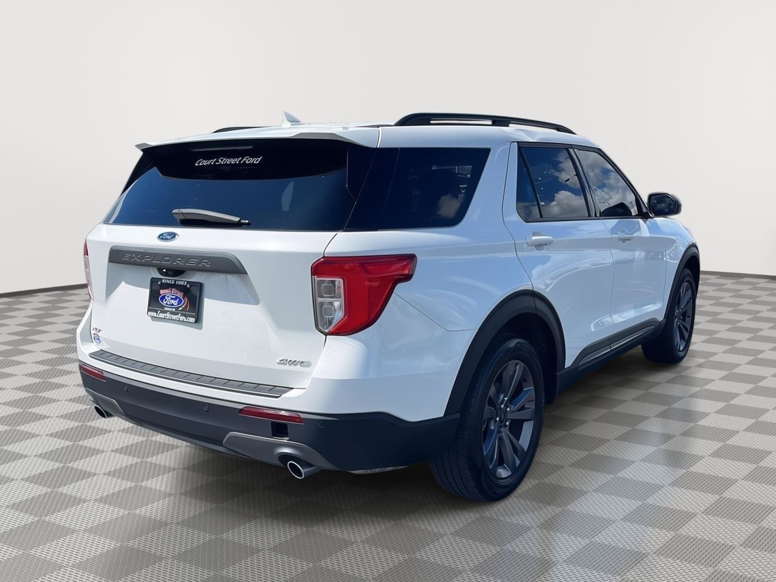 Certified 2023 Ford Explorer XLT w/ Equipment Group 202A image 5