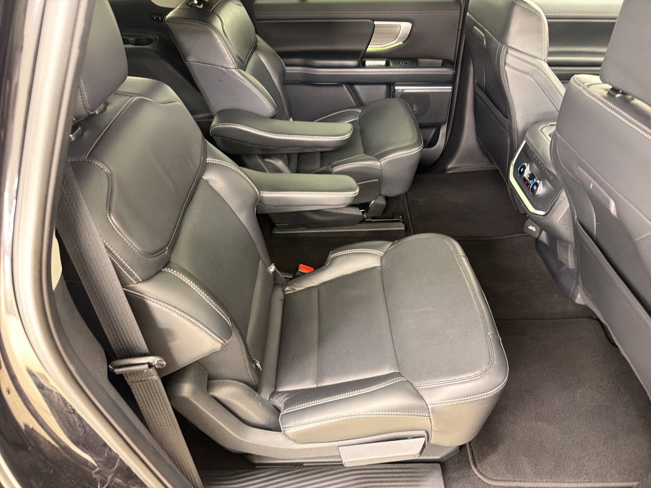 Certified 2025 Ford Expedition Max Platinum AWD/4WD image 28