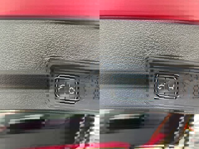 Certified 2022 Ford Explorer XLT w/ Equipment Group 202A image 28