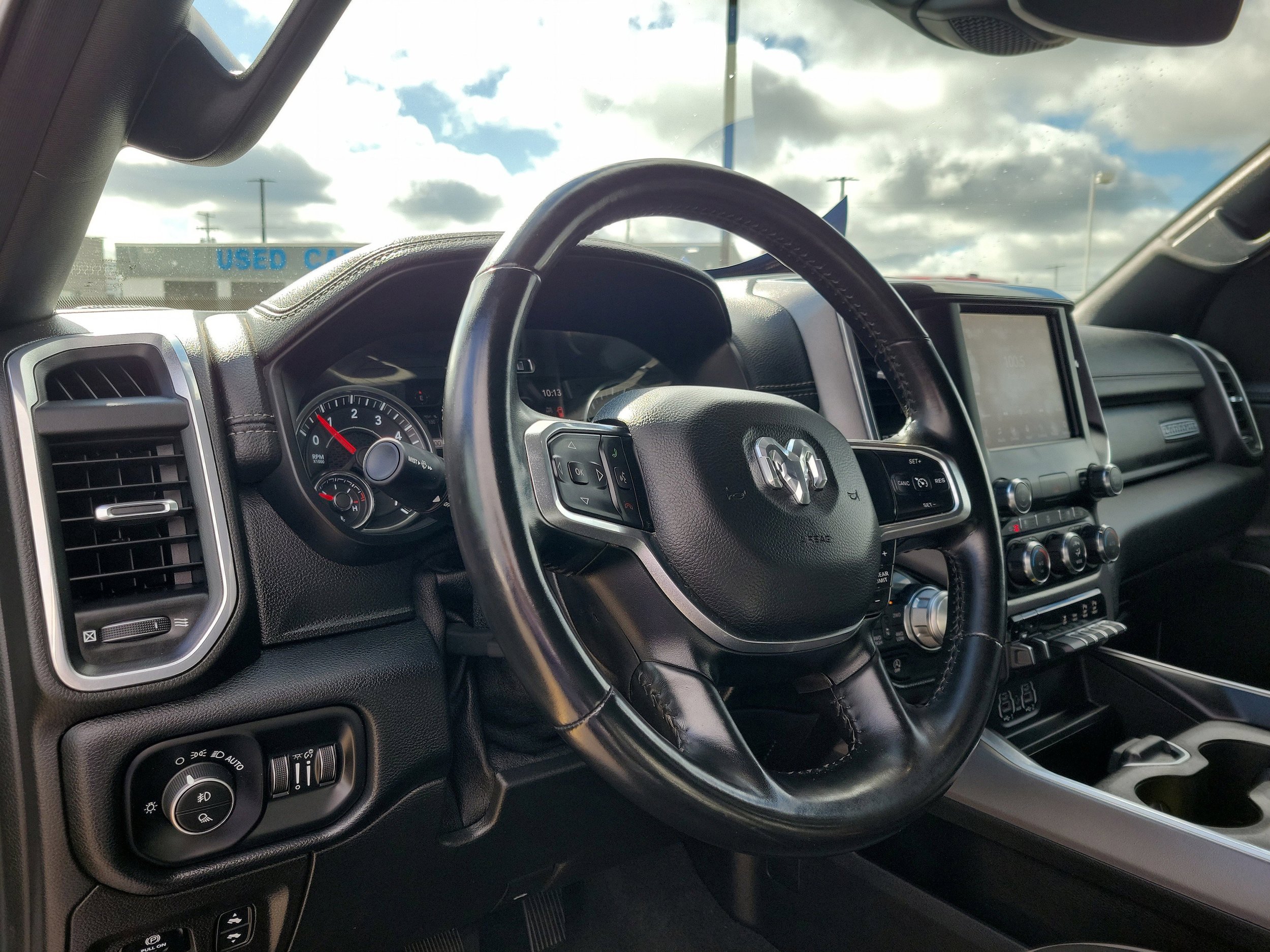 Used 2021 RAM 1500 Laramie w/ Sport Appearance Package AWD/4WD image 21