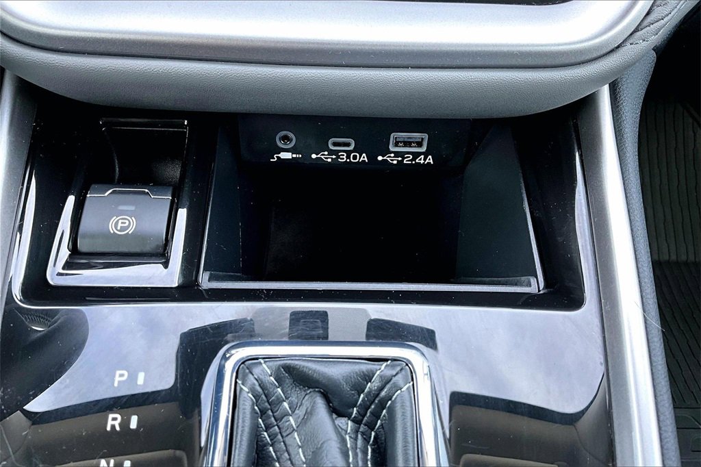 Used 2025 Subaru Outback Premium w/ Popular Package #1A image 32