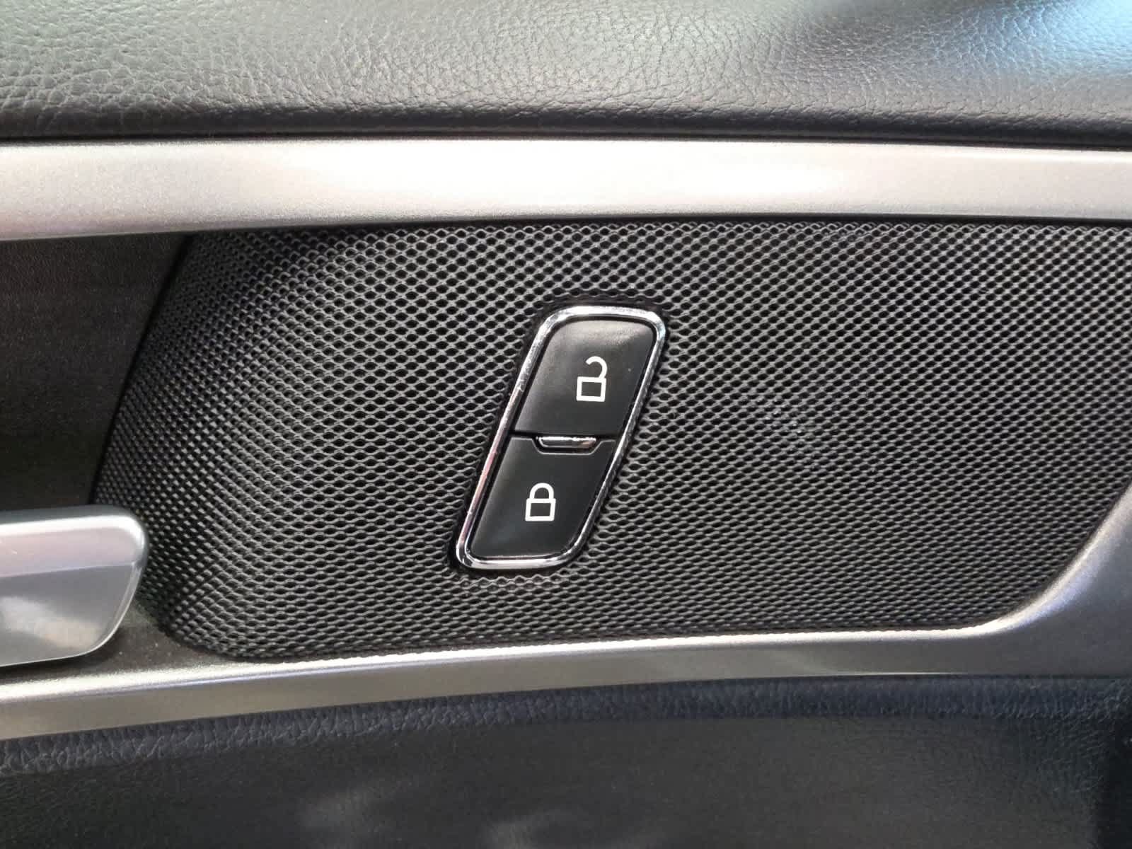 Certified 2020 Ford Fusion SE FWD image 20