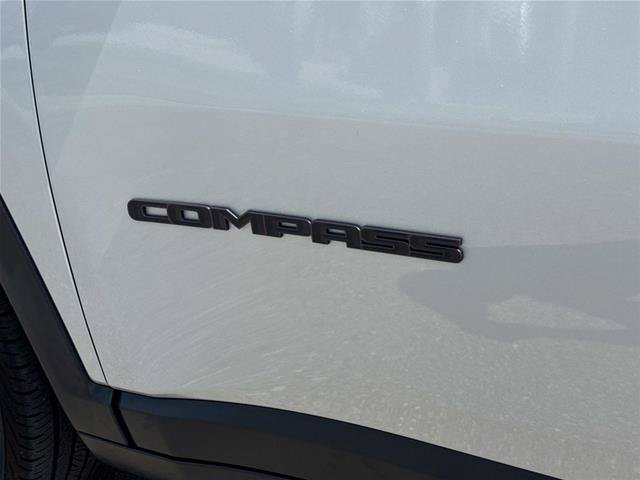 Used 2026 Jeep Compass Limited AWD/4WD image 12