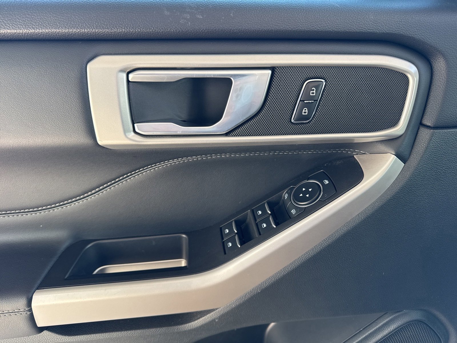 Certified 2023 Ford Explorer XLT image 25