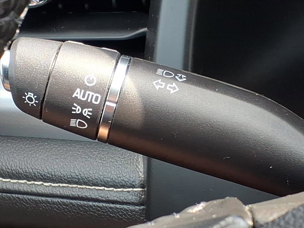 Used 2018 GMC Acadia SLE image 25