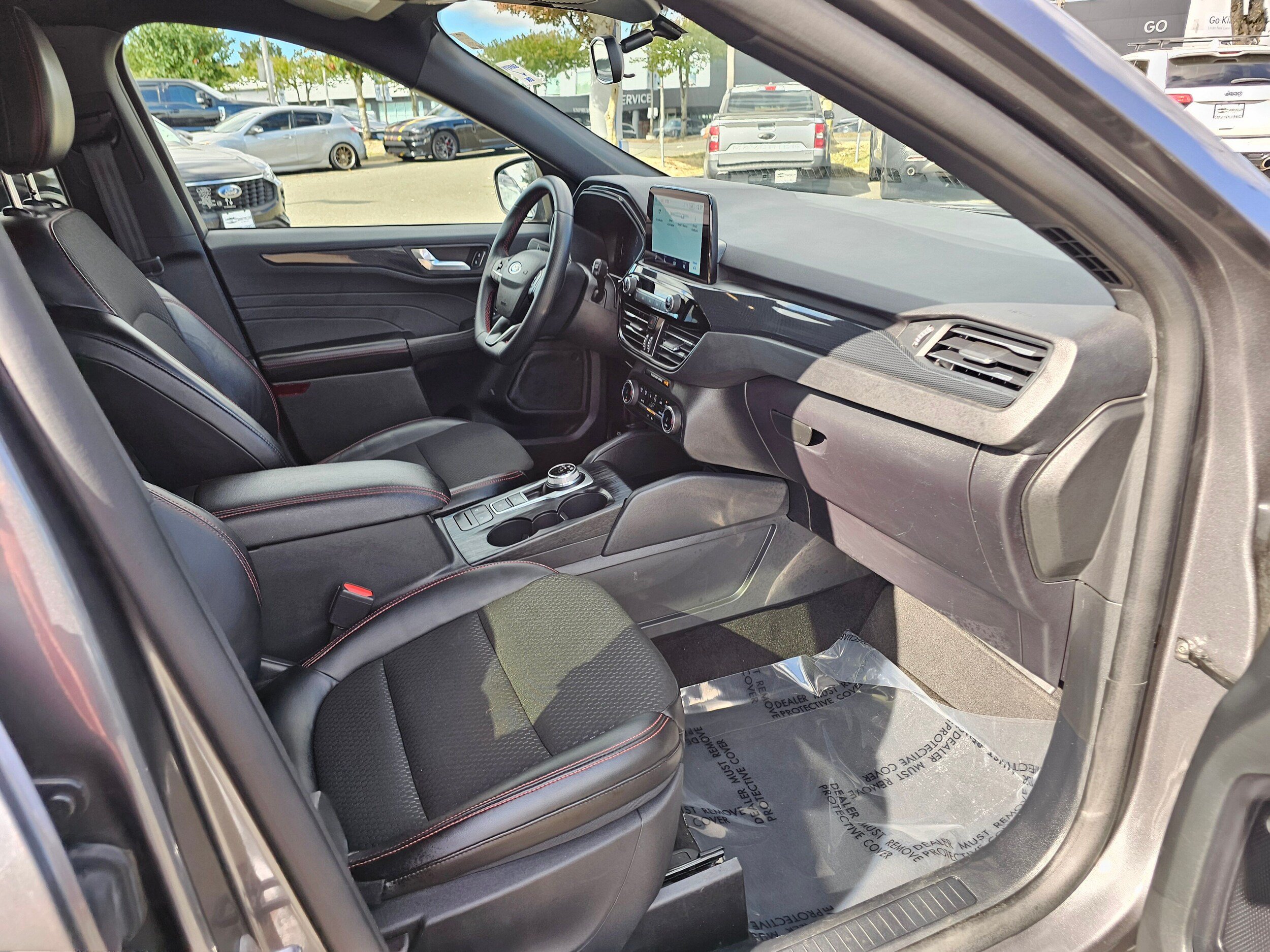 Certified 2025 Ford Escape ST-Line AWD/4WD image 12