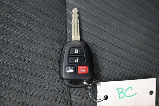 Used 2017 Toyota Camry LE FWD image 25