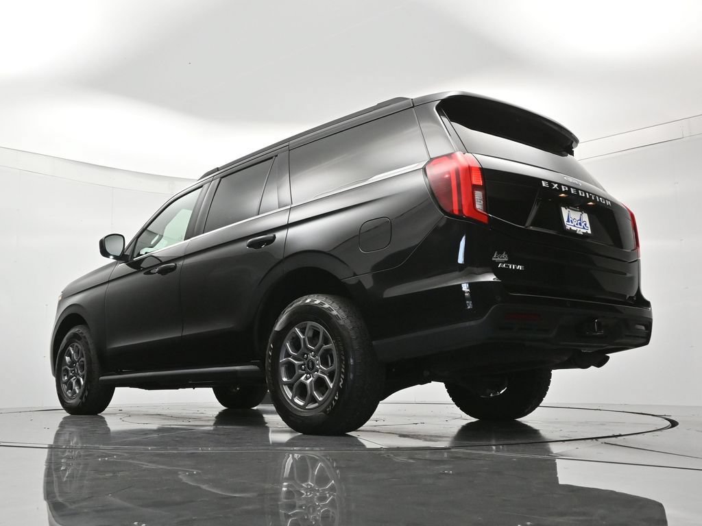 Certified 2025 Ford Expedition Active AWD/4WD image 43