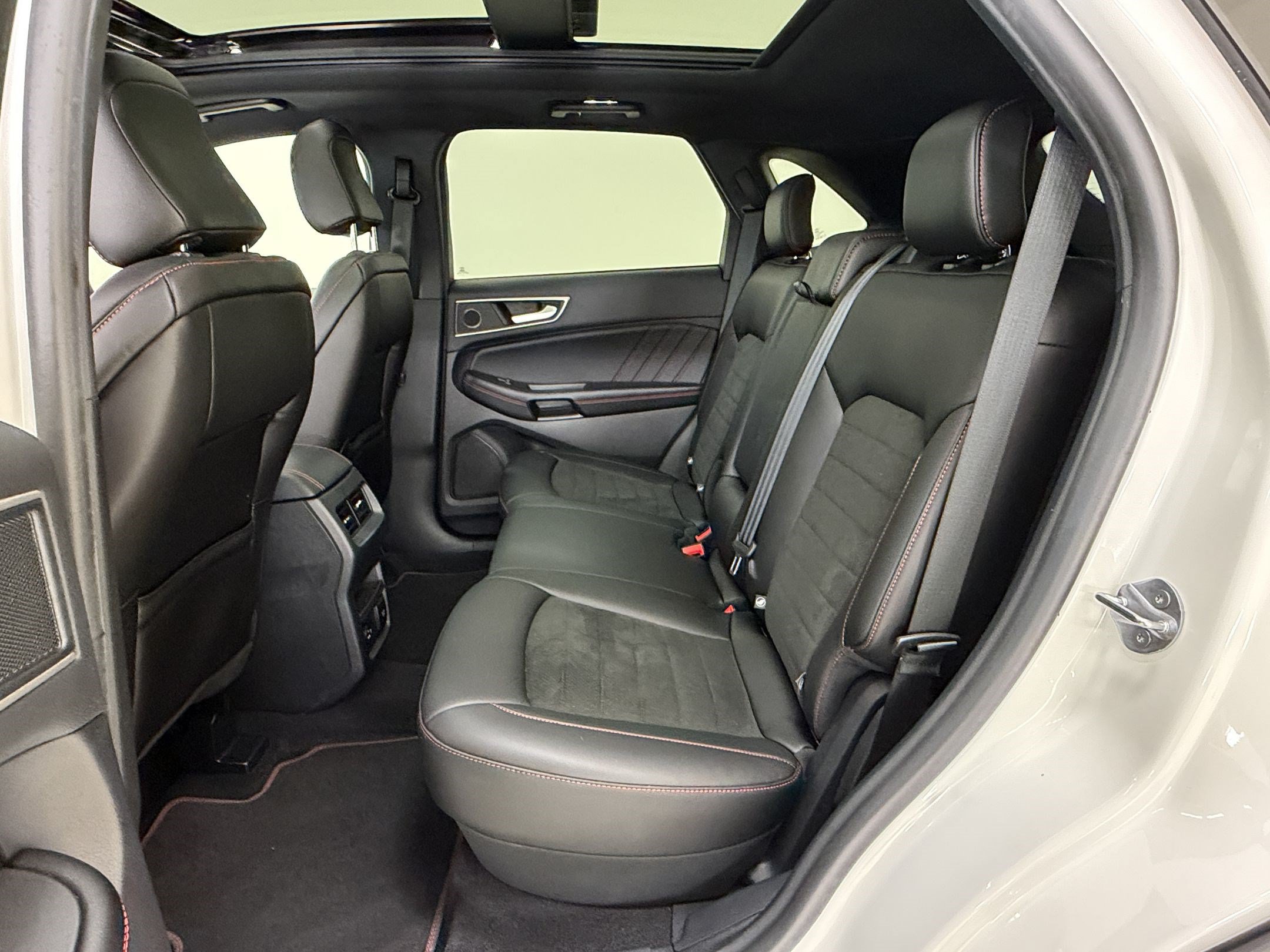 Certified 2021 Ford Edge ST-Line FWD image 25